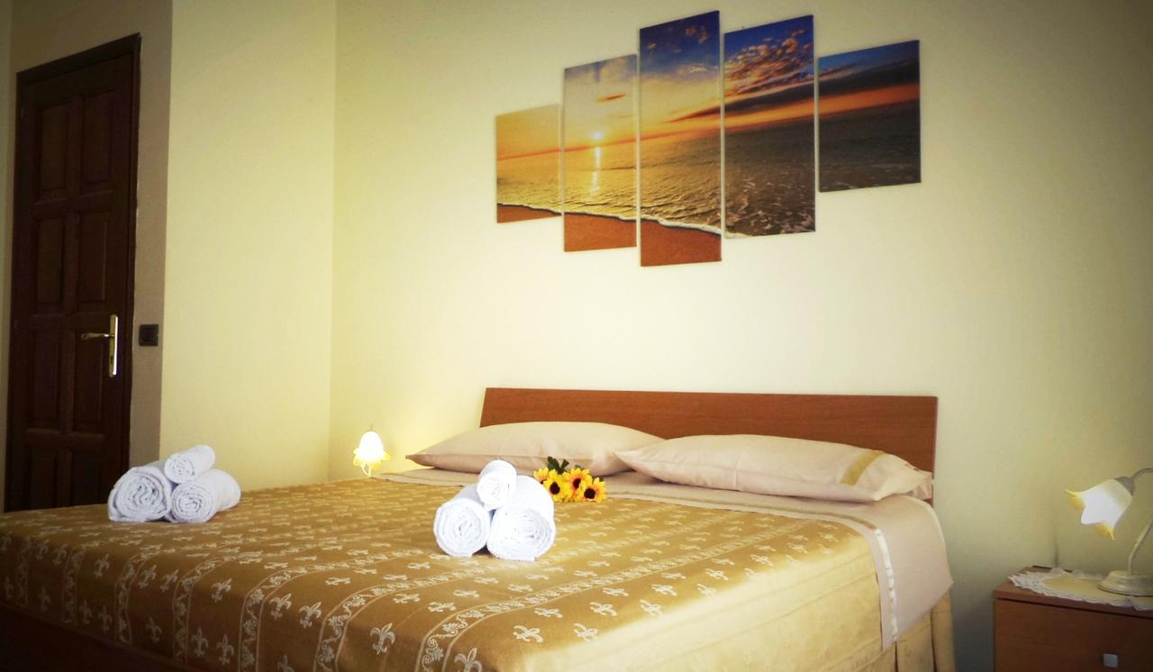 Il Girasole Bed & Breakfast วีโบ วาเลนเซีย ภายนอก รูปภาพ
