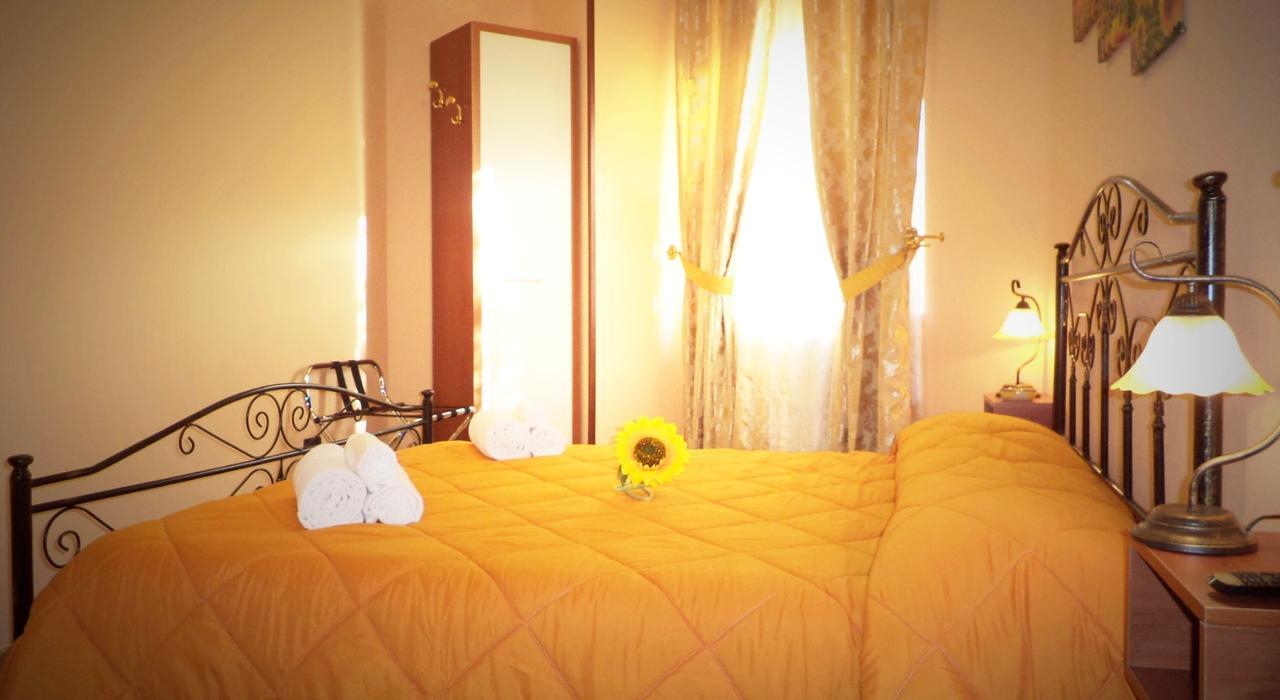 Il Girasole Bed & Breakfast วีโบ วาเลนเซีย ภายนอก รูปภาพ