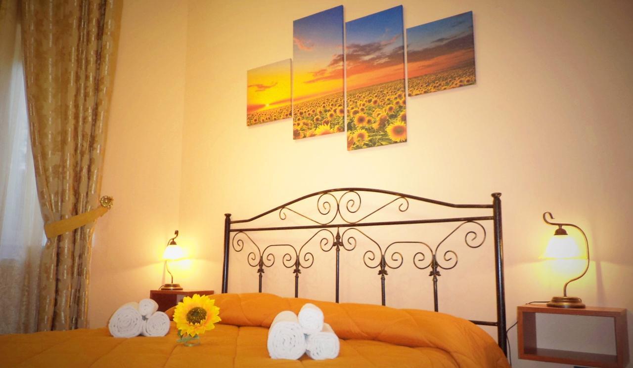 Il Girasole Bed & Breakfast วีโบ วาเลนเซีย ภายนอก รูปภาพ